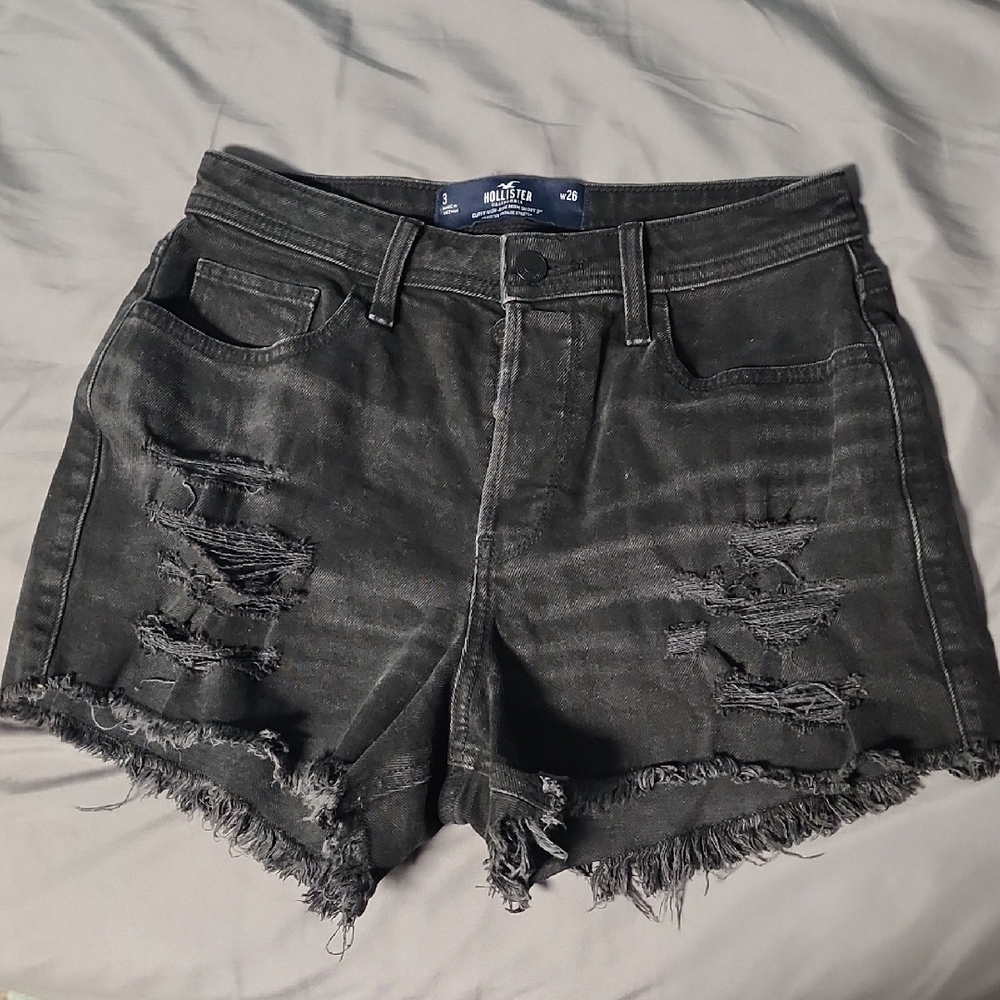 Hollister Black Distressed Curvy High-Rise Mom Jean Shorts 3" Raw Hem Size w26